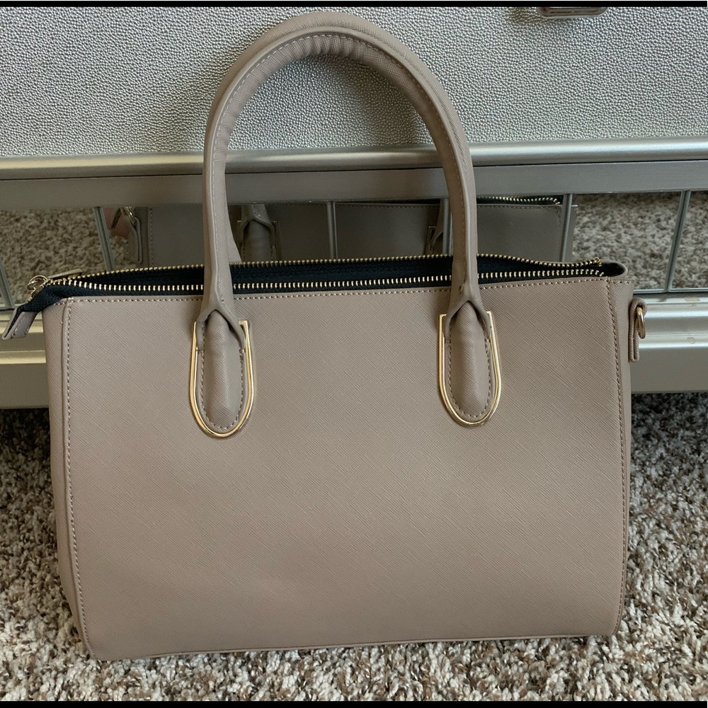 Neutral grey /tan purse